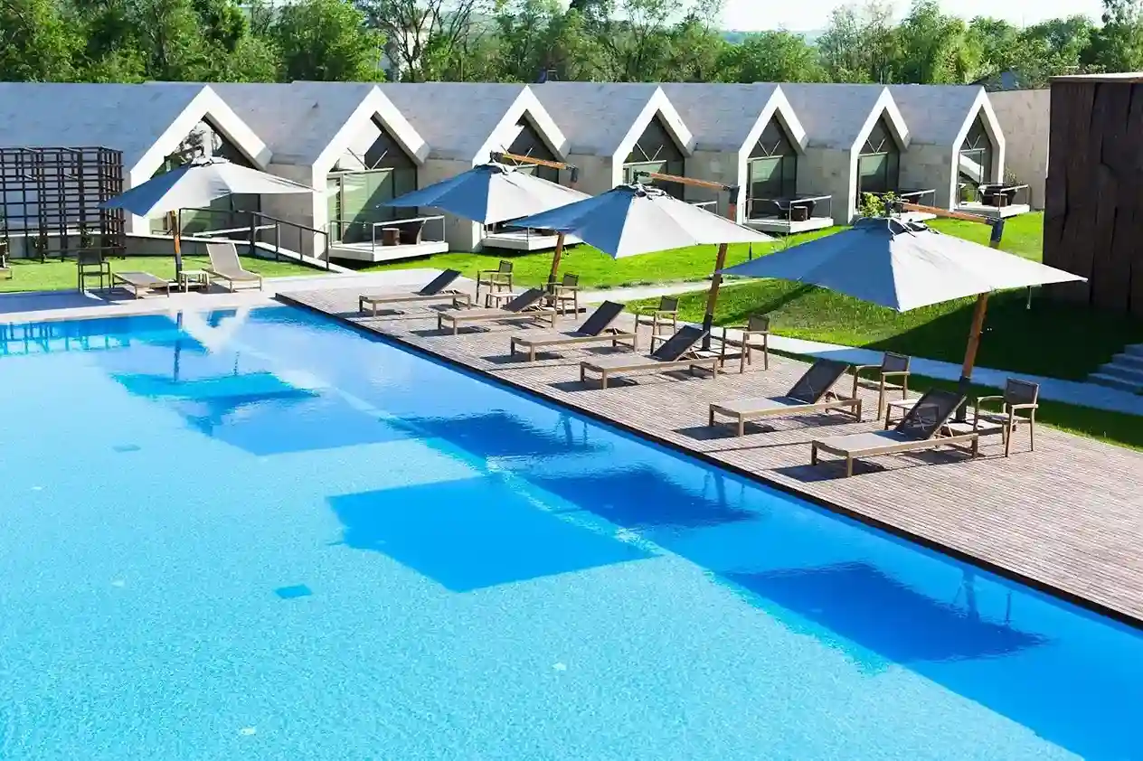 cazare la hotel Castel Mimi cu piscina